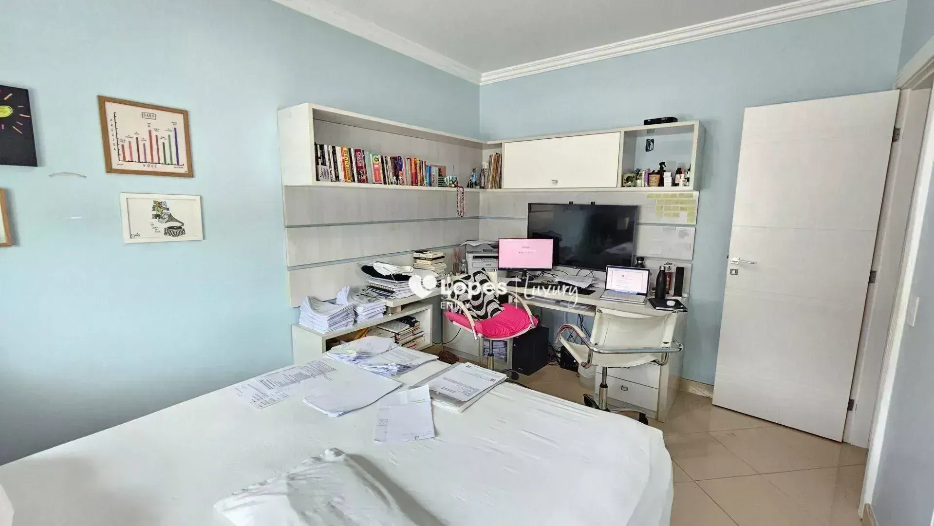 Furnished house with 6 en-suite suites and a private pool — photo 30