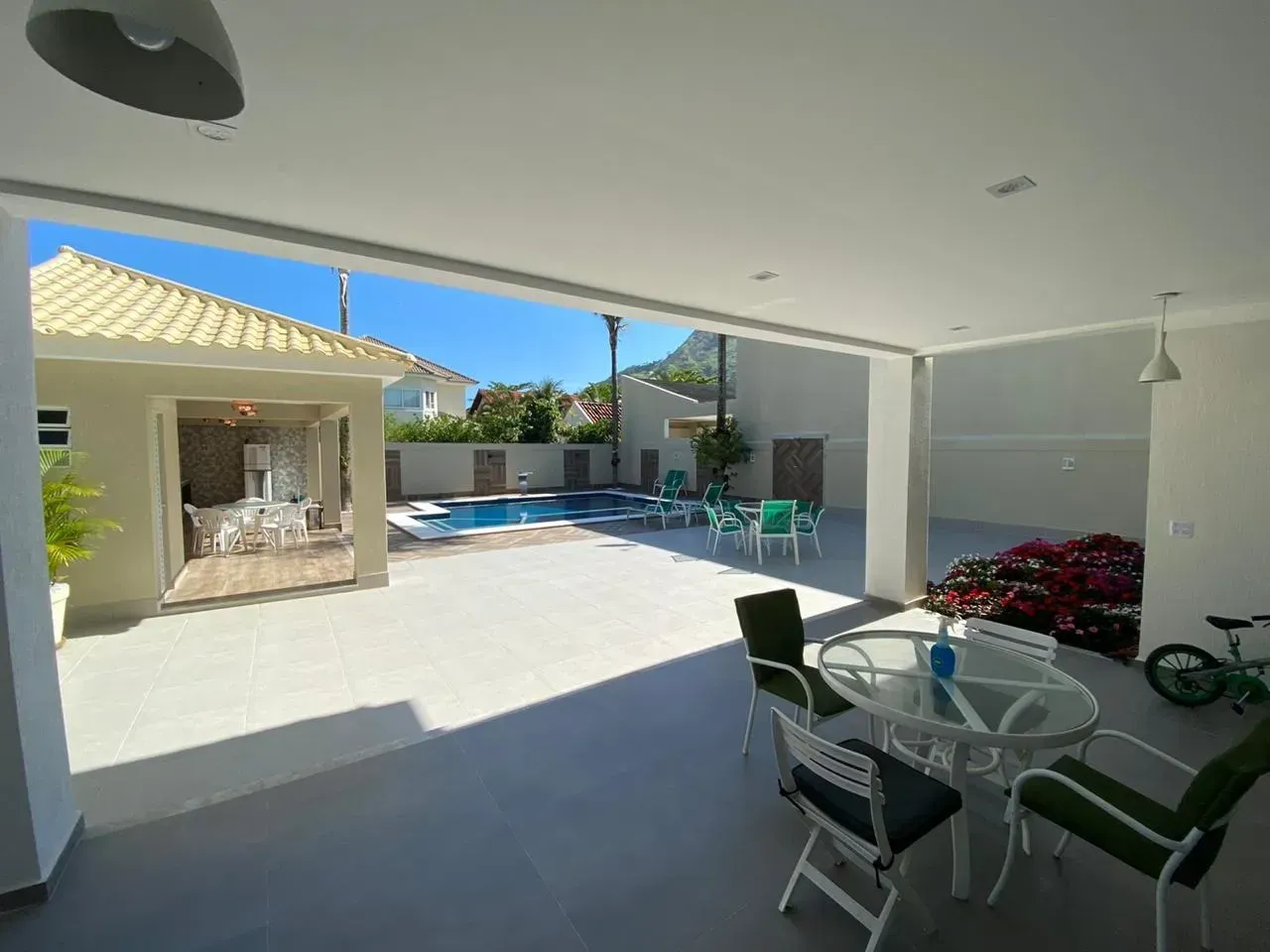 Unfurnished house with 5 bedrooms and 5 bathrooms — photo 7