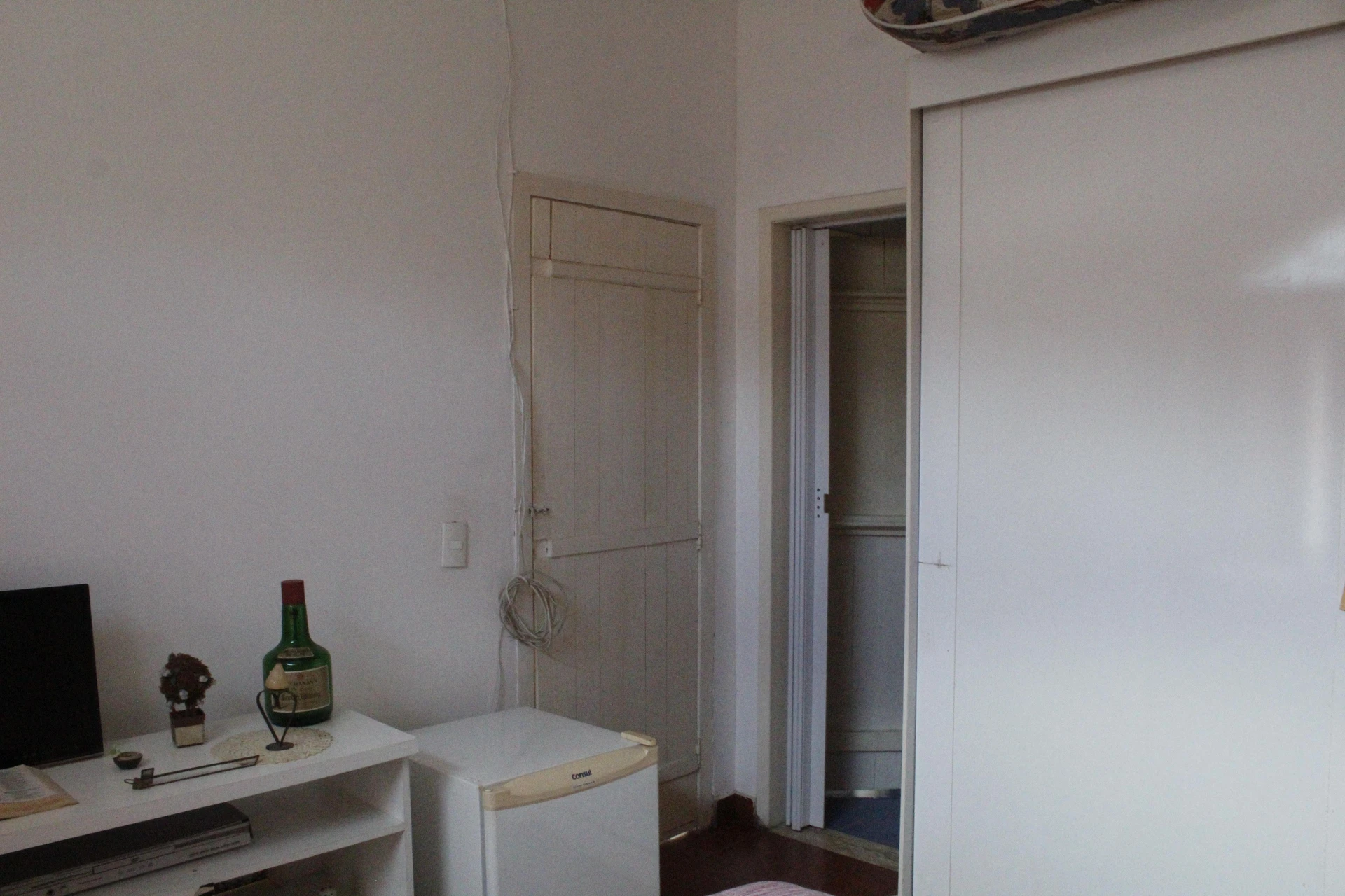 Furnished 4-bedroom house with private balcony — photo 25