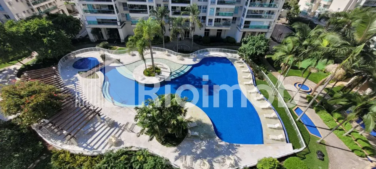 Furnished 3-bedroom duplex with 4 bathrooms and a home office — photo 3
