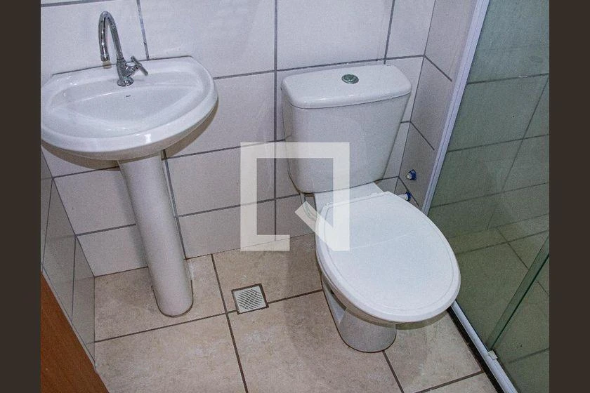Apartamento sem mobília com 2 banheiros e box de vidro — photo 10