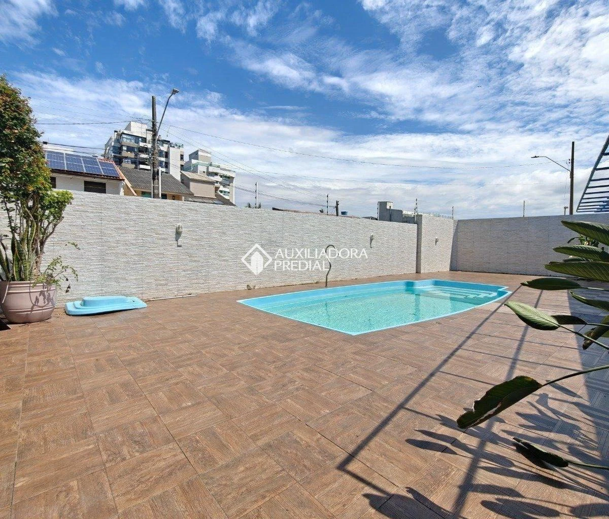 Water view in a 4-bedroom house, 320 m² — photo 3