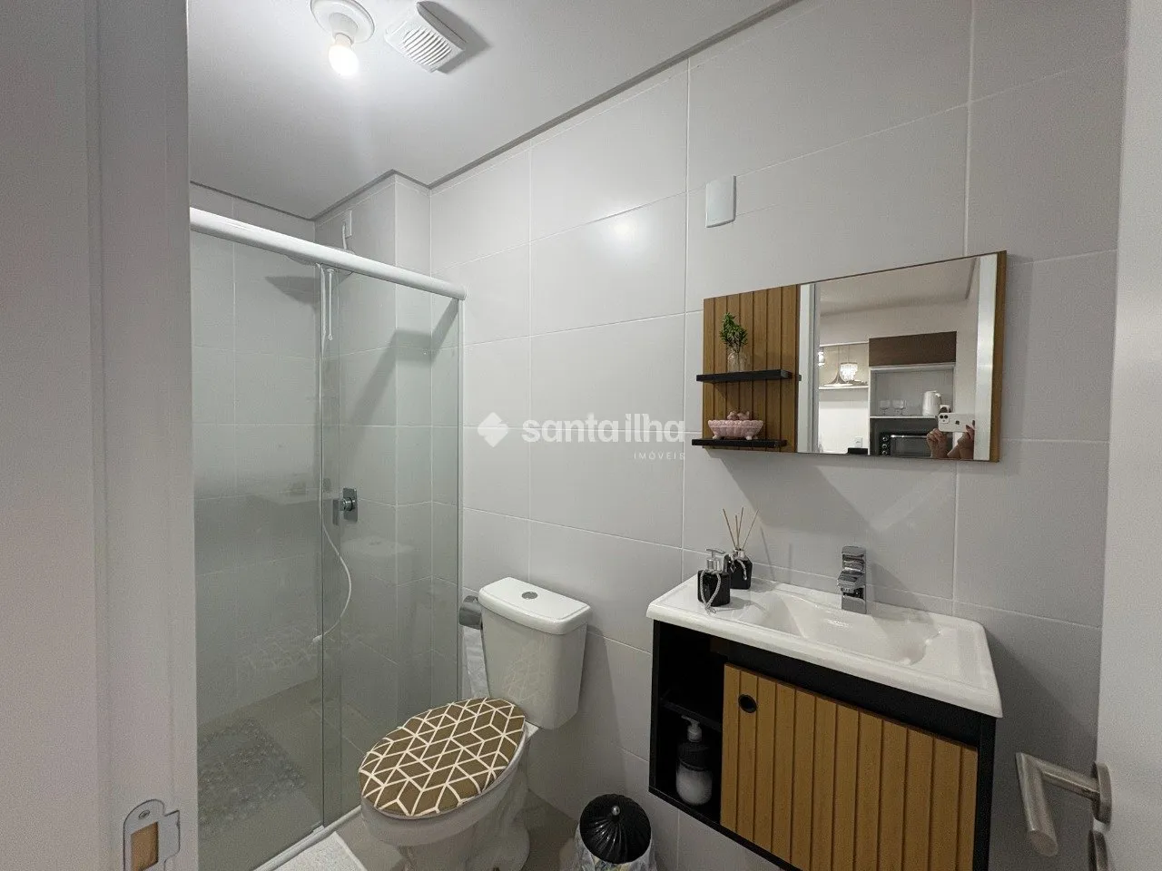 Furnished 1-bedroom apartment with 57 m² and parking — photo 10