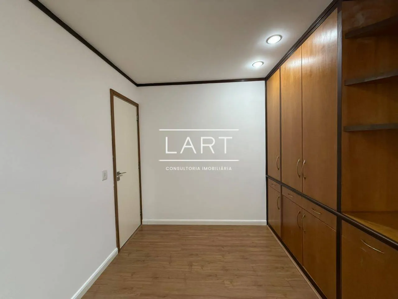 Apartamento de 3 quartos em condomínio com piscina — photo 18