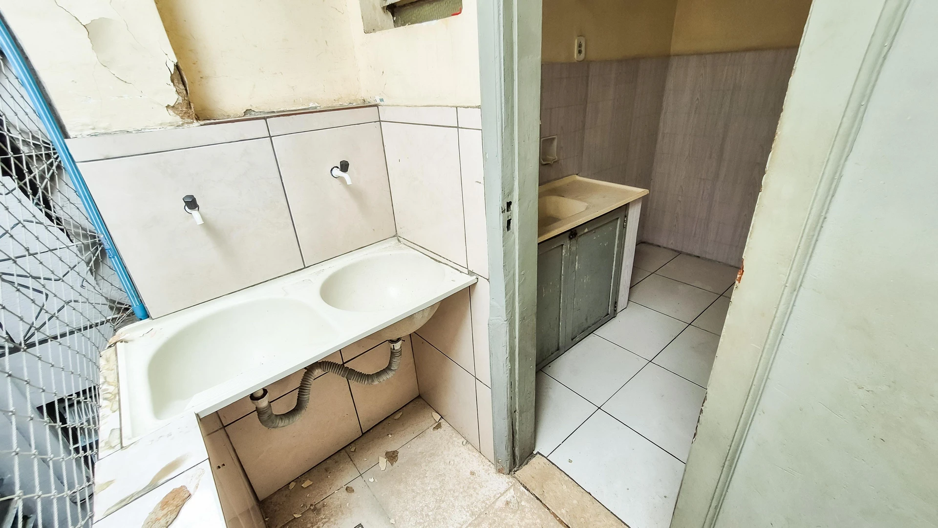 Apartment with no parking, 2 bedrooms and 1 bathroom — photo 2