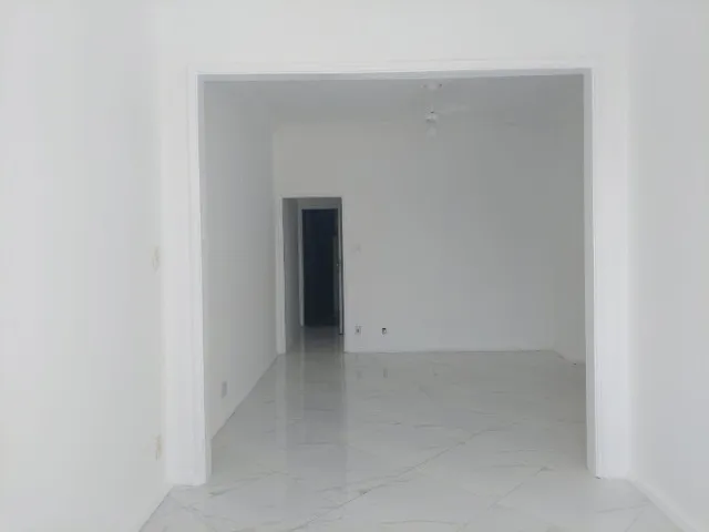 Apartamento sem mobília com 4 quartos e cozinha separada — photo 7