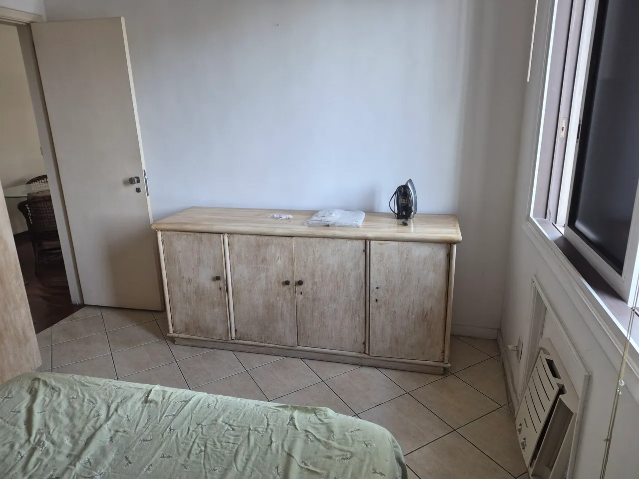 One-bedroom apartment in a building with a gym — photo 7