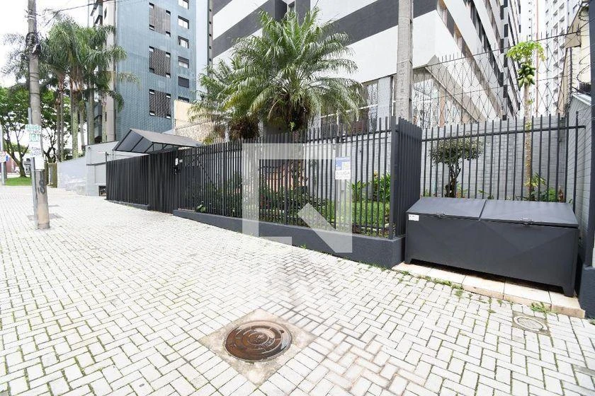 2-bedroom apartment with a walk-in closet in Curitiba — photo 10