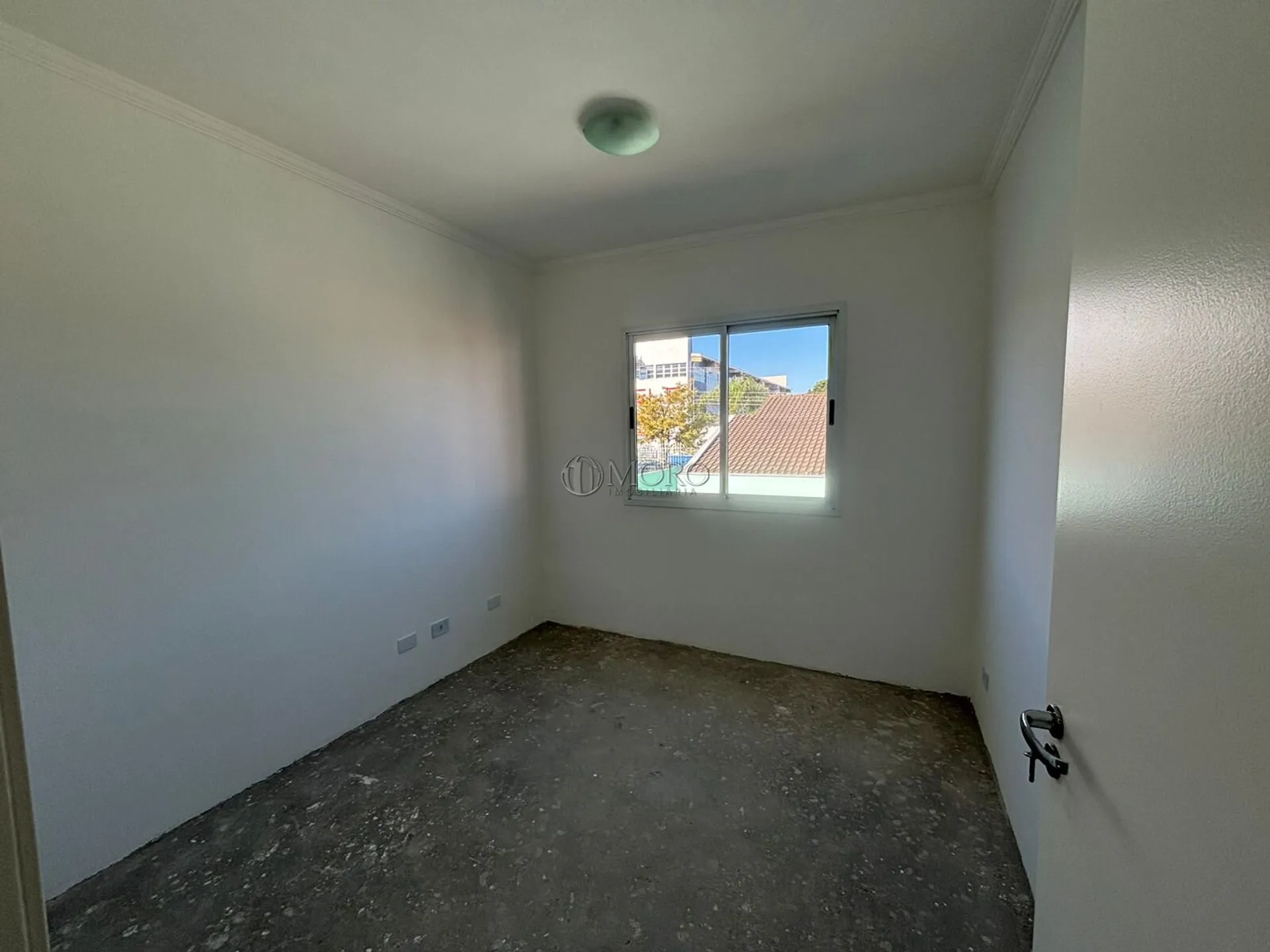Townhouse with a closed kitchen and 3 bedrooms — photo 14