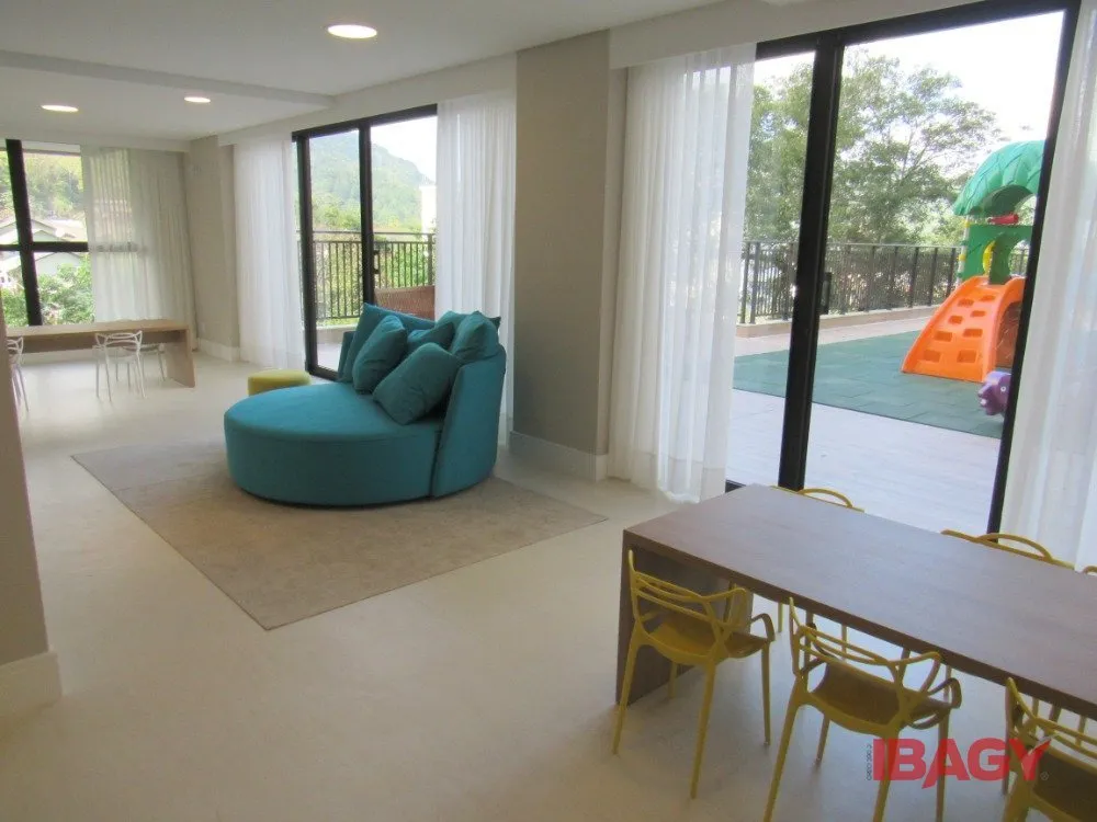 2-bedroom apartment in a building with a sauna — photo 19