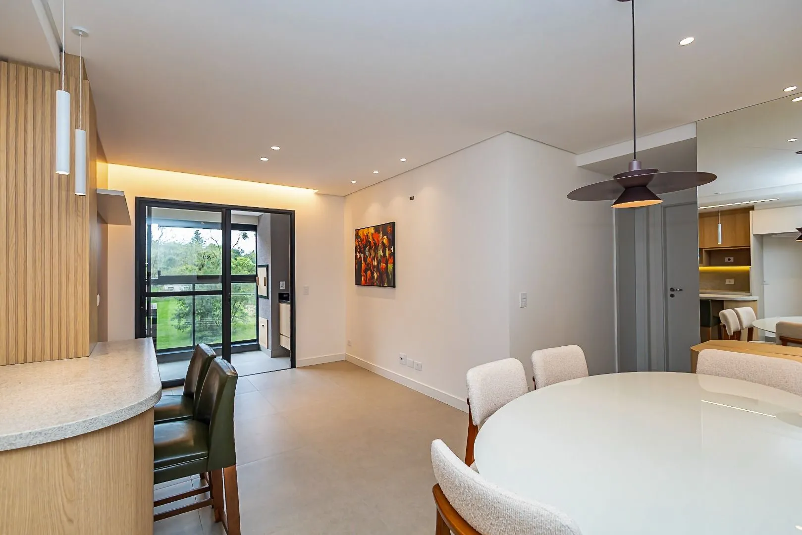 Furnished apartment, 78 m², with a glass-enclosed balcony
