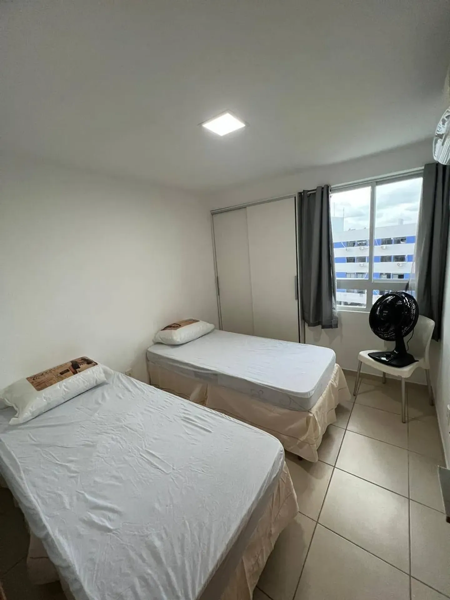 2-bedroom apartment in a building with a gym — photo 9