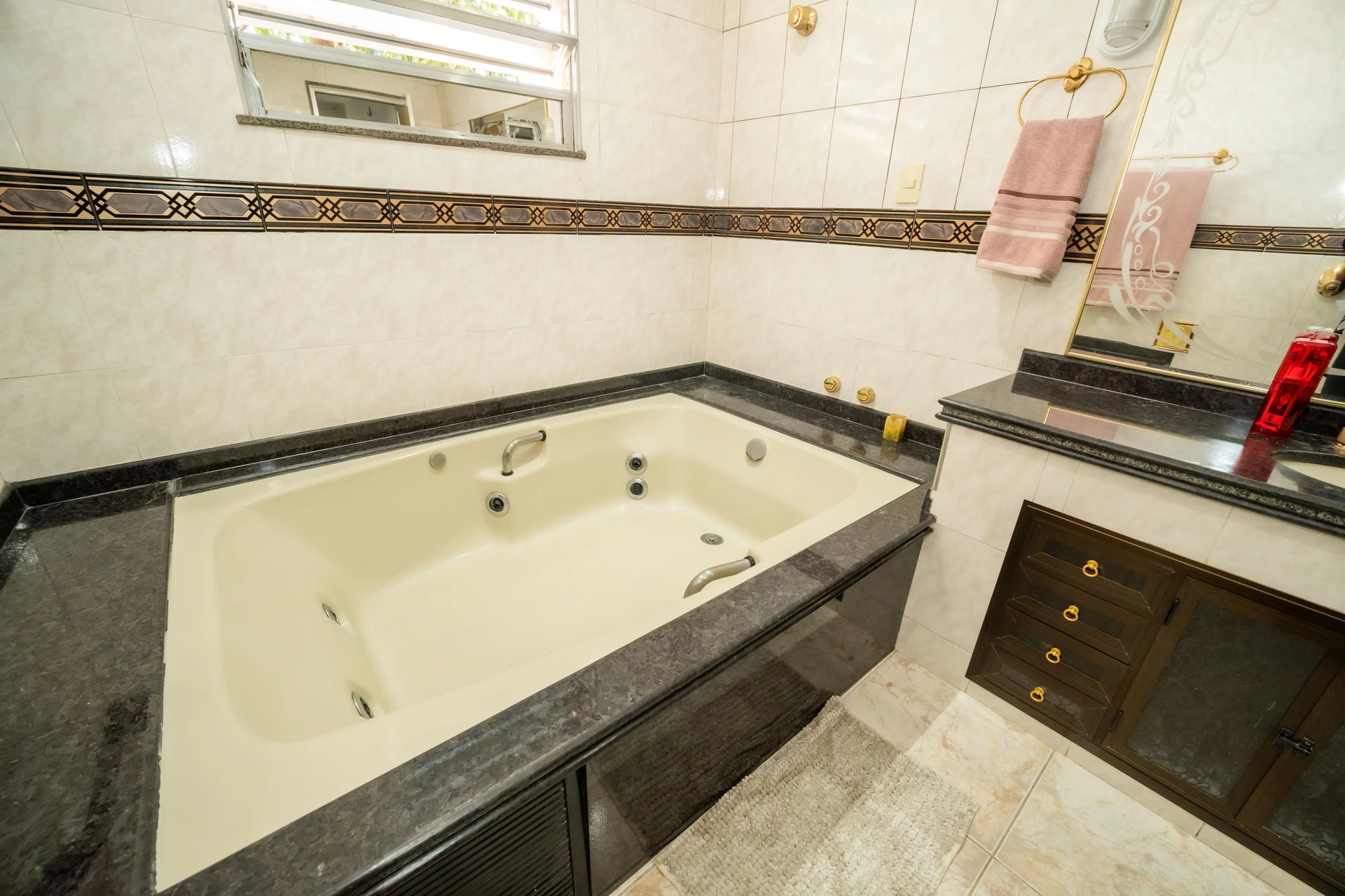 Furnished house, 449 m², with a jacuzzi — photo 6