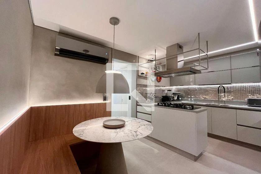 Apartamento de 150 m² com closet e janelas do piso ao teto — photo 10