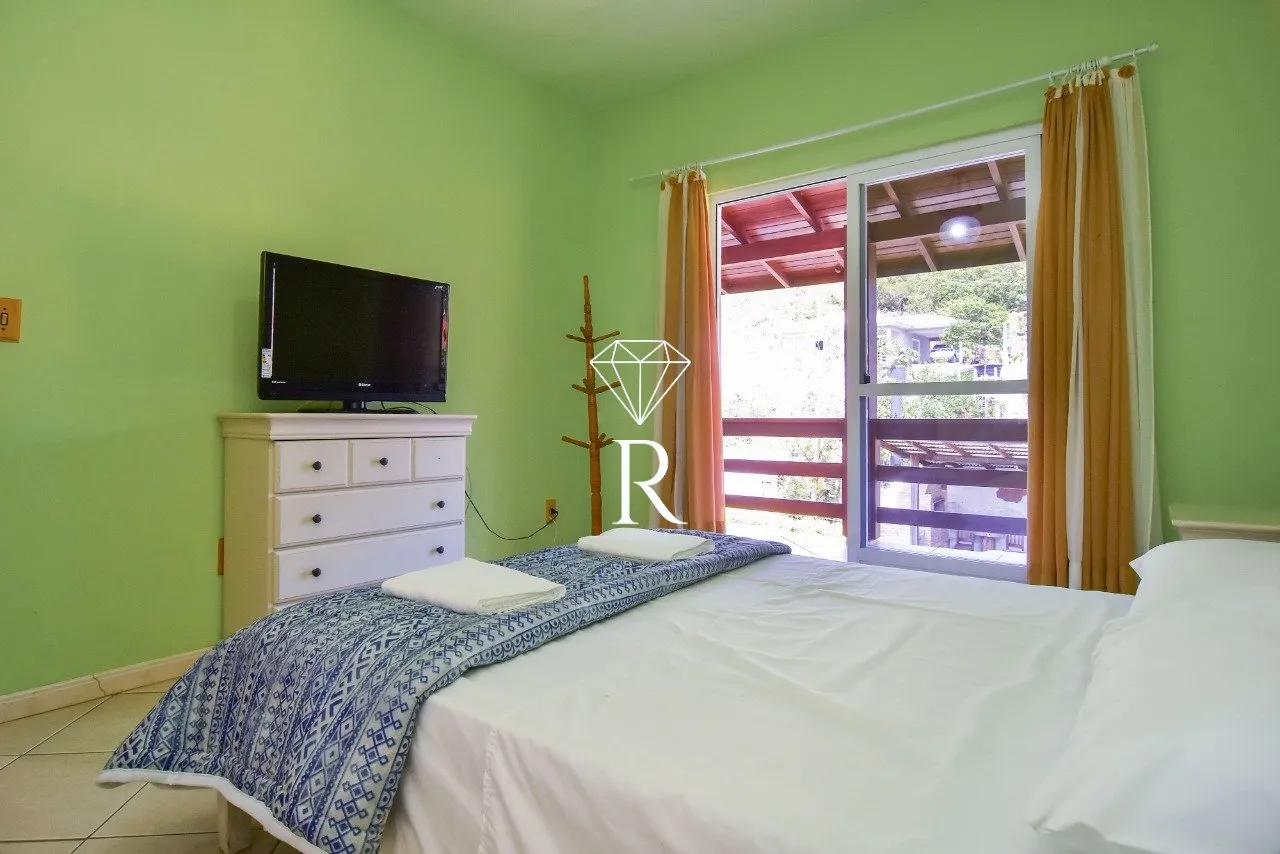 Casa tipo sítio con 4 dormitorios y 6 plazas de aparcamiento — photo 23