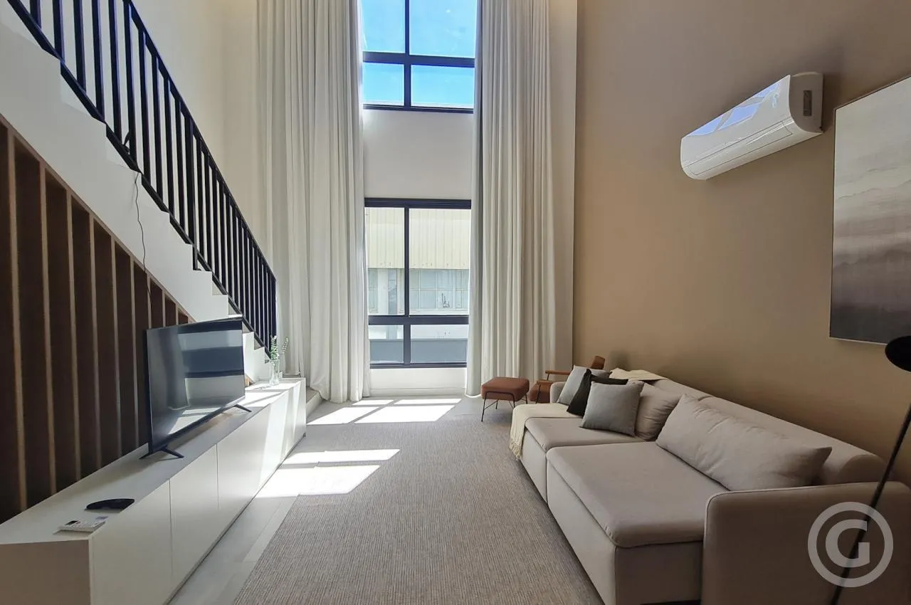 Furnished apartment with 1 en-suite bedroom and 2 baths — photo 7