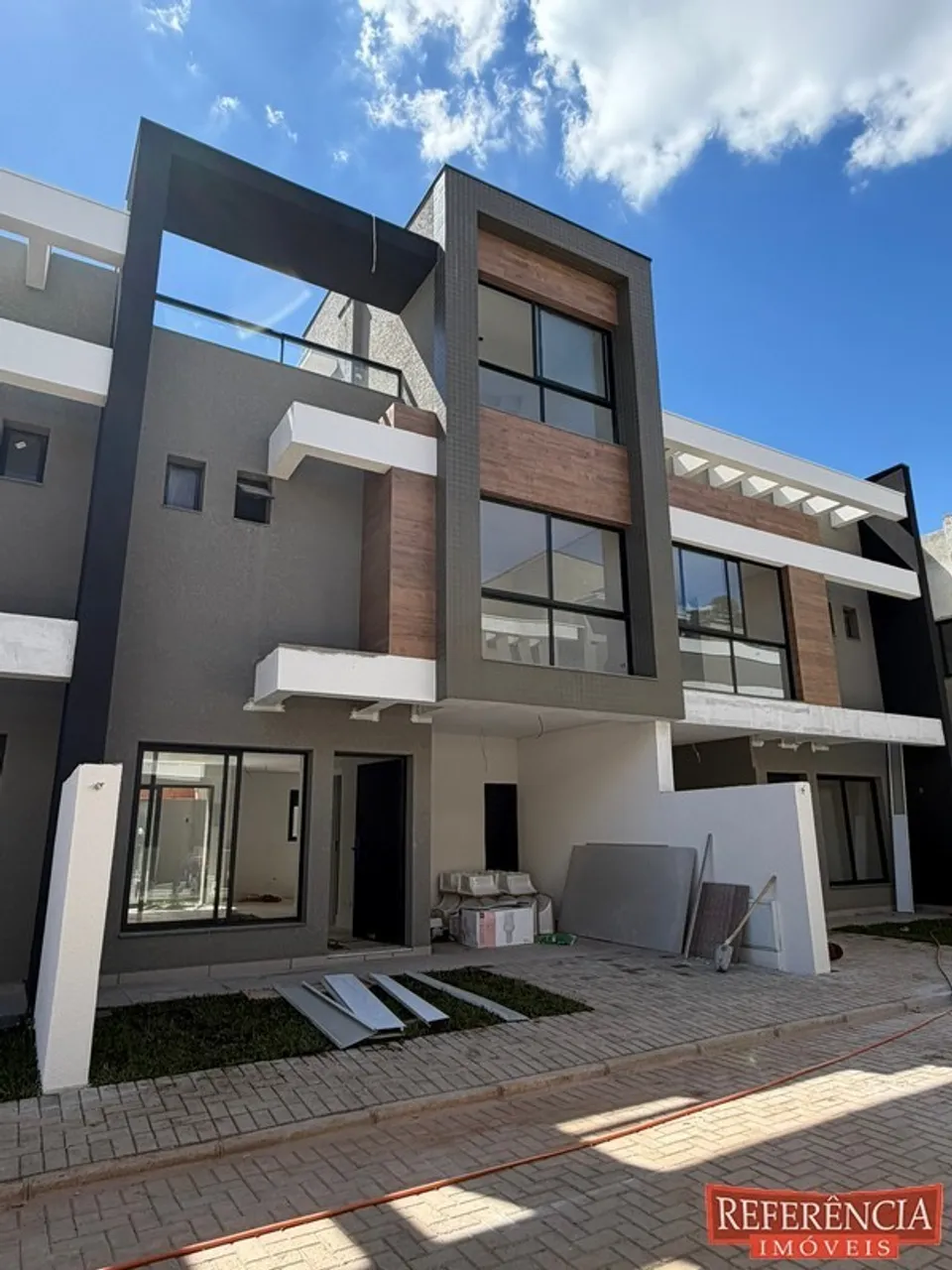 Condo house with 3 bedrooms and an open-plan kitchen — photo 15