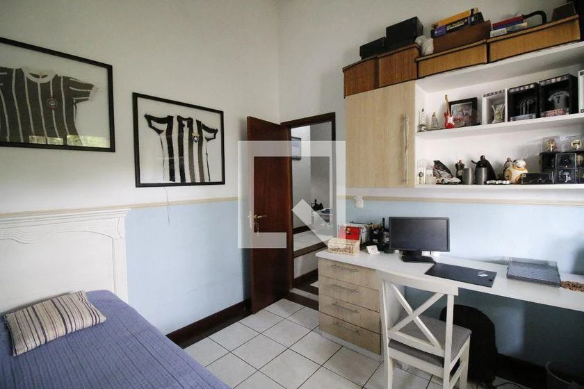 Casa de 700 m² con bañera y vestidor — photo 26