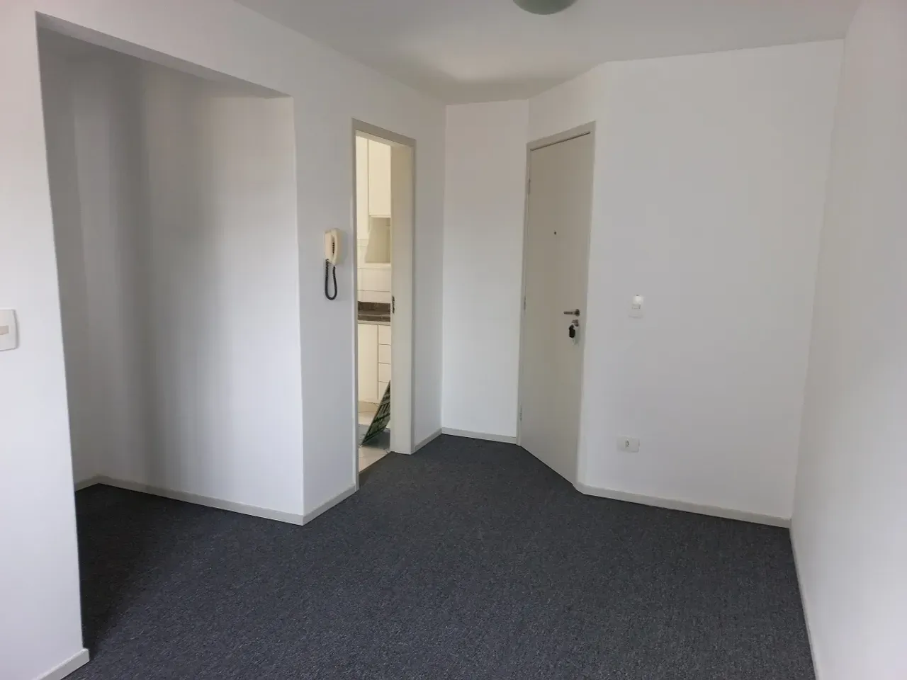 90 m² unfurnished apartment with a separate kitchen — photo 7
