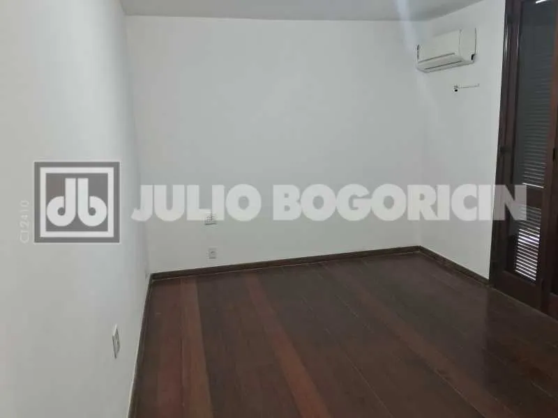 Residential house with 3 bedrooms and 4 bathrooms — photo 6