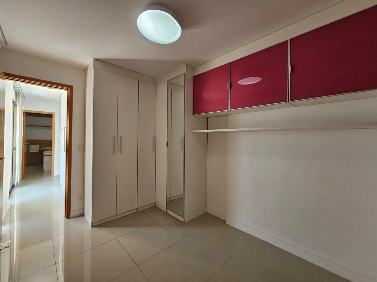 Apartment with separate gas kitchen and 4 bathrooms — photo 26