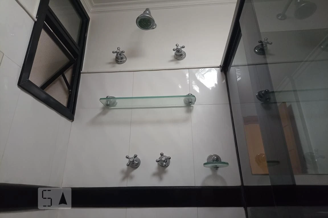 Apartamento de 4 quartos com janelas do piso ao teto — photo 93