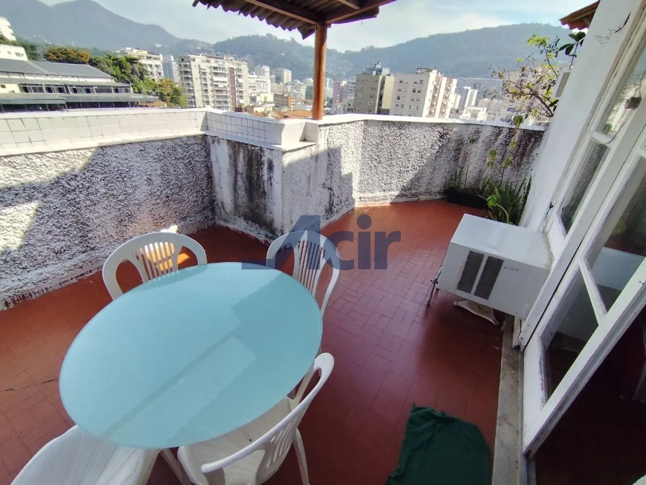 3-bedroom apartment with balcony and city view — photo 11