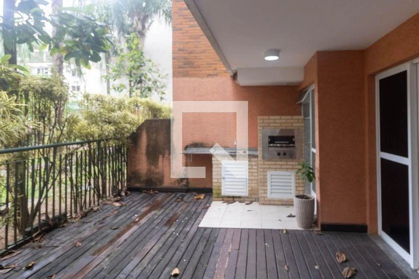 Балкон с грилем и 3 спальни: квартира 110 м² — photo 37