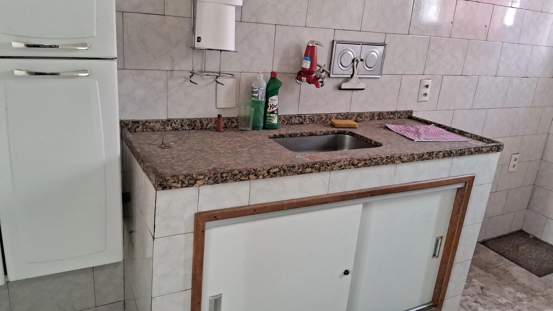 Unfurnished apartment with a closed gas kitchen — photo 6