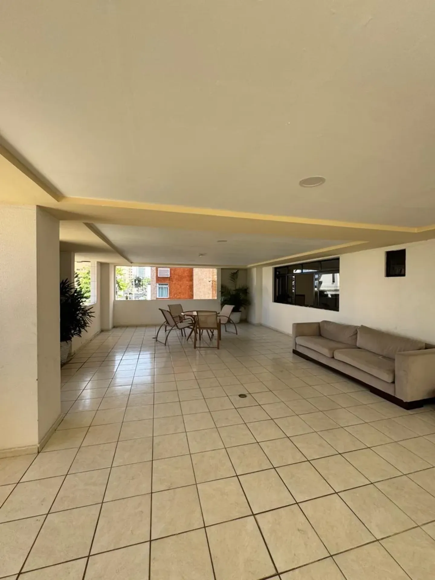 127 m² apartment with a separate kitchen and 3 bedrooms — photo 40
