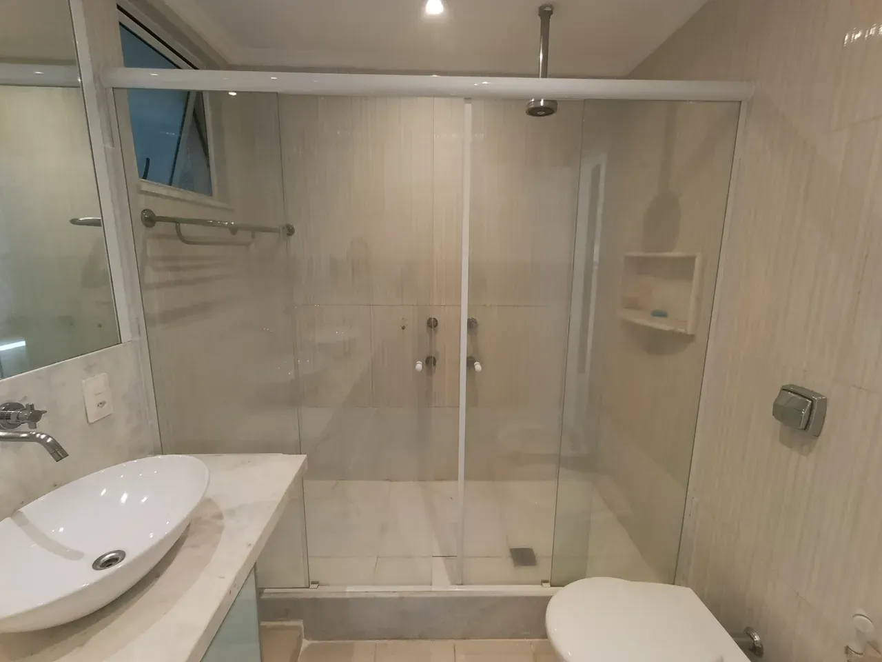 Unfurnished apartment with 3 bedrooms and 1 bathroom — photo 26