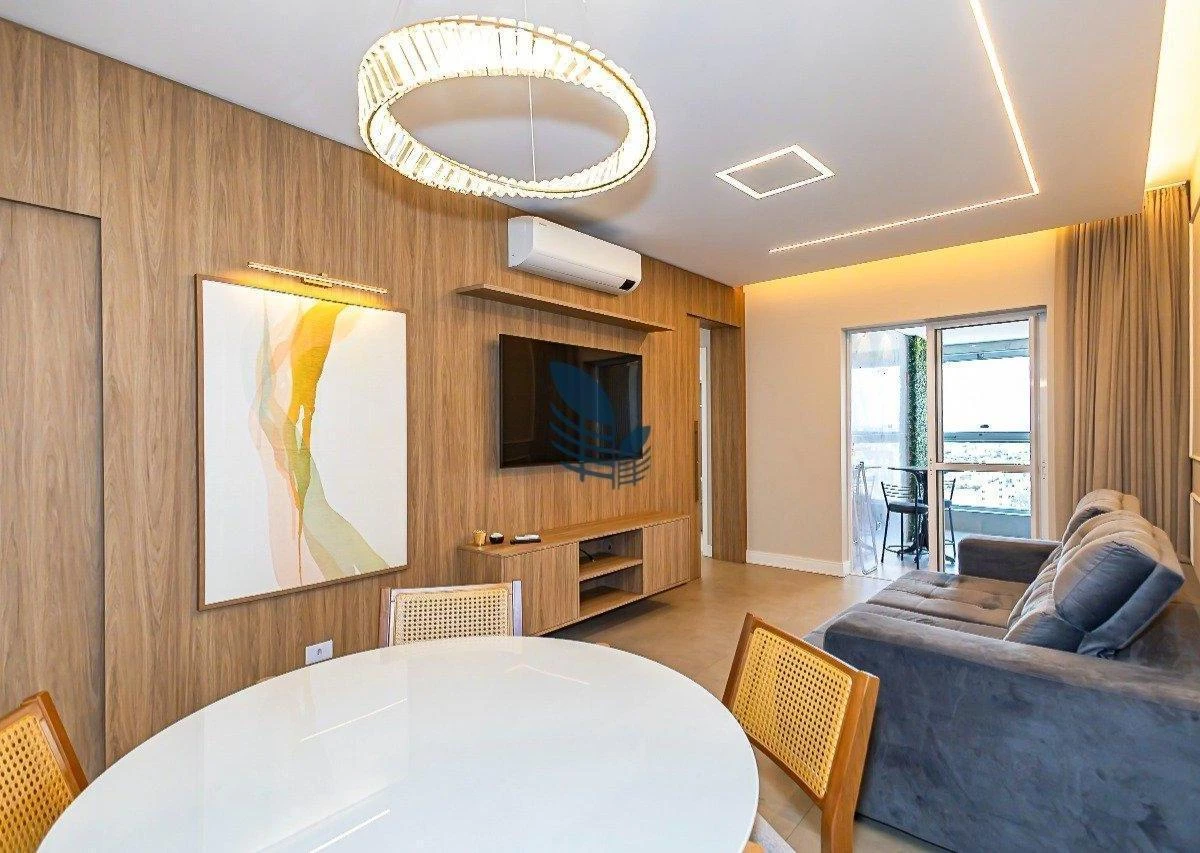 Home office in a 2-bedroom apartment, 96 m²