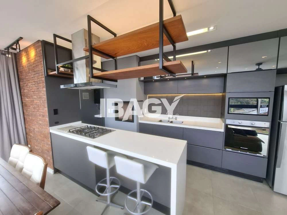 Меблированная квартира с 2 спальнями и 1 ванной (101 м²)