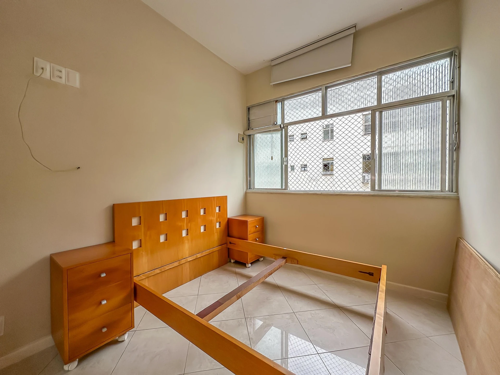 2-bedroom apartment with a glass-enclosed balcony — photo 34