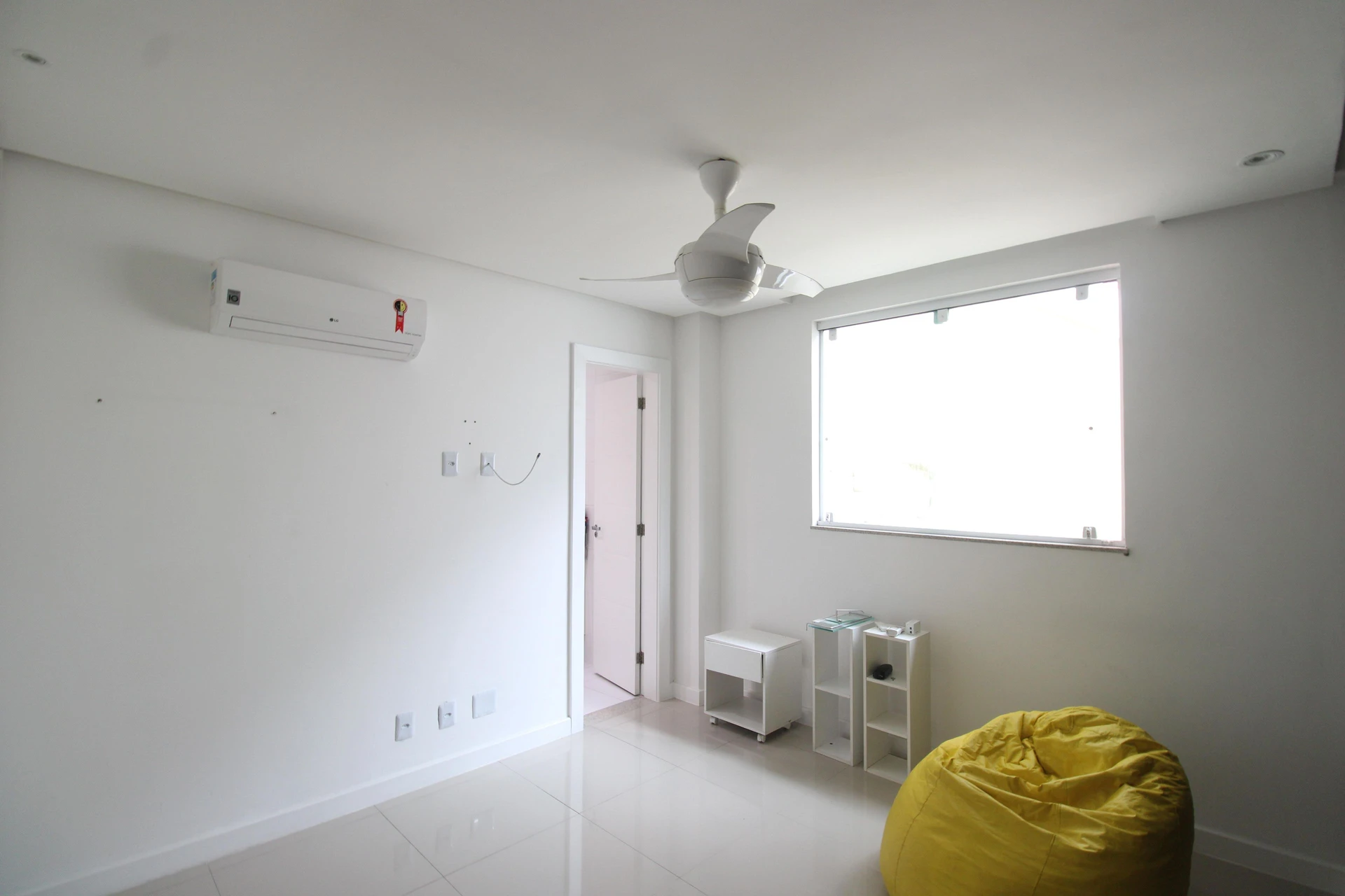 Casa mobiliada com 3 suítes e cozinha aberta com fogão a gás — photo 48