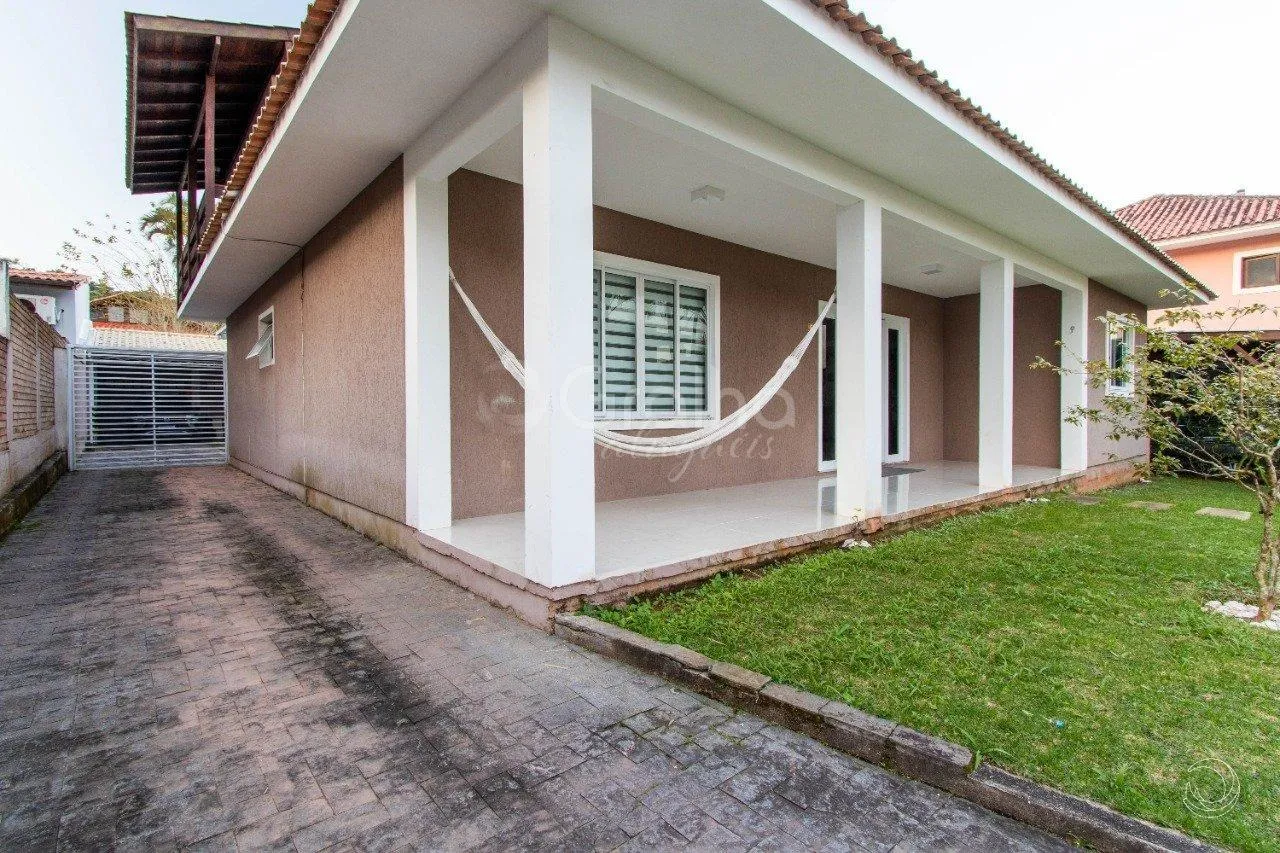 5-bedroom house with a fireplace in Florianópolis — photo 27