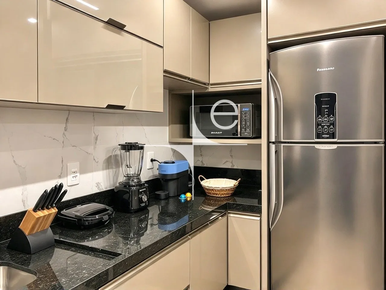 Furnished apartment, 69 m², with a walk-in closet — photo 8