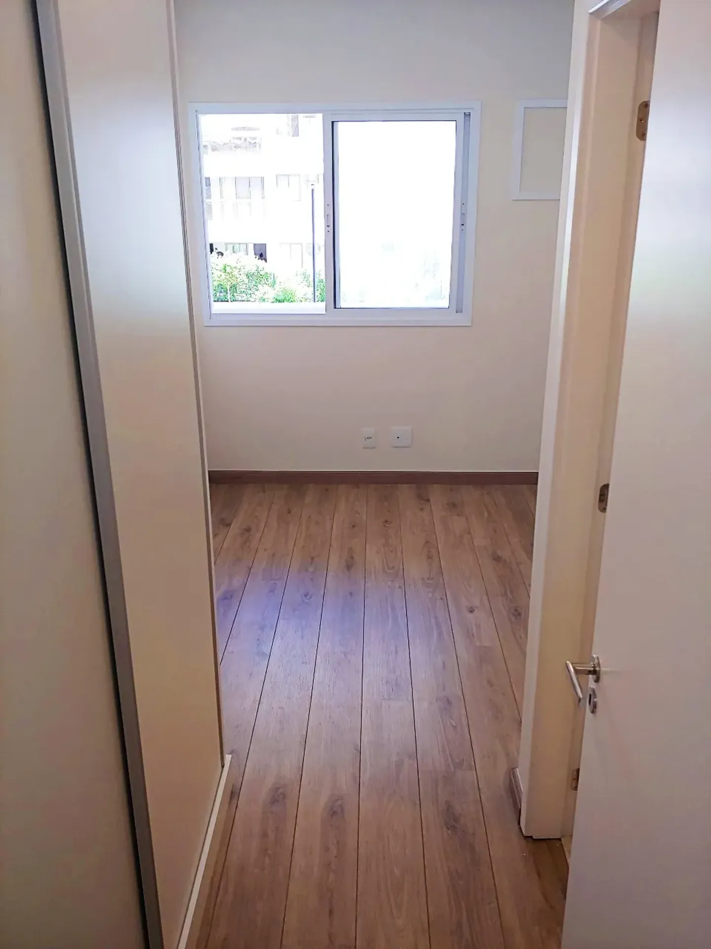 Apartment with 3 bedrooms, balcony and 2 parking spots — photo 26