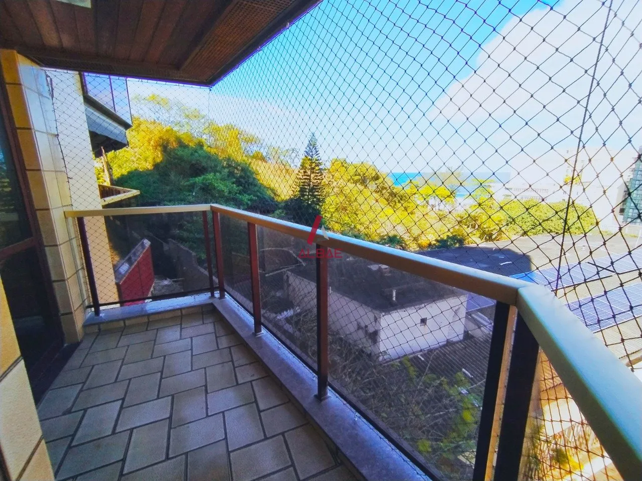 3-bedroom apartment with a balcony and 4 bathrooms — photo 10