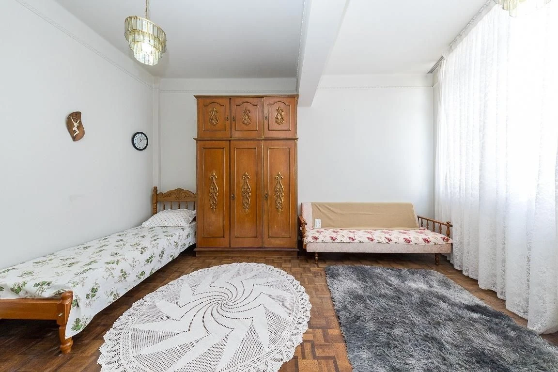 Furnished apartment, 97 m², with a bathtub — photo 18