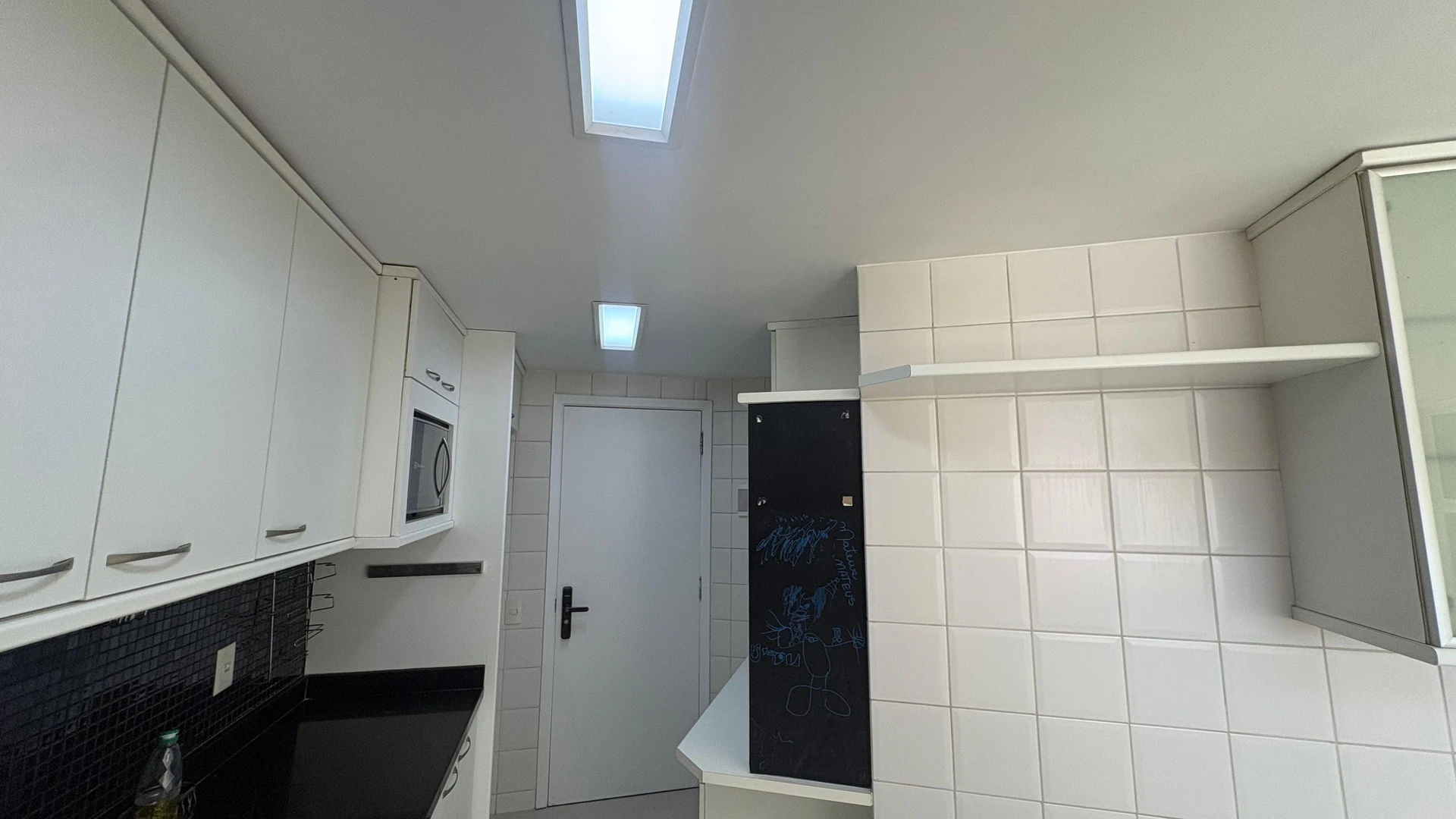 3-bedroom apartment with a glass-enclosed balcony — photo 35