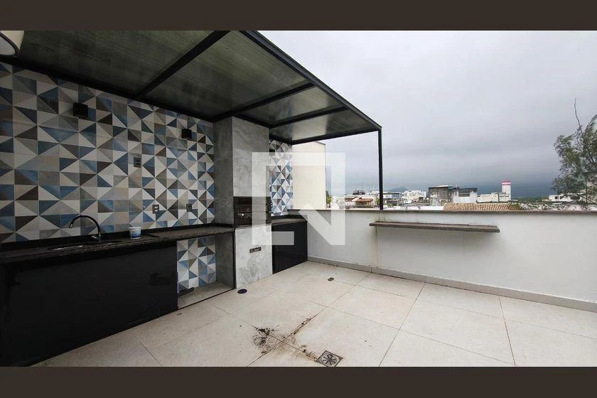 Balcony with a grill in a 3-bedroom apartment, 311 m² — photo 4