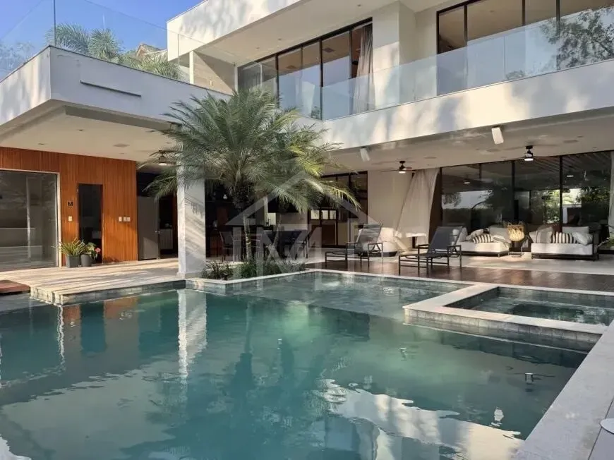 Джакузі та 4 спальні: будинок 800 м² — photo 26