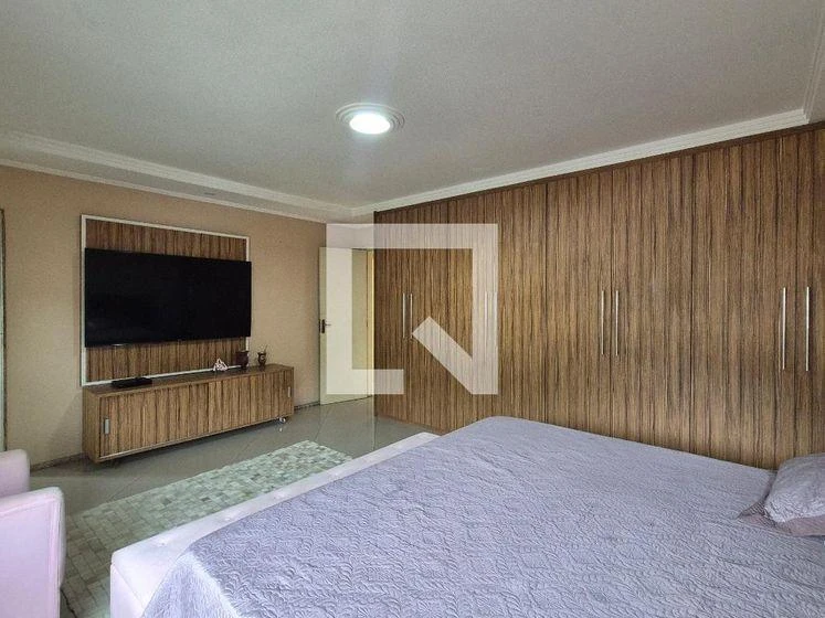 Furnished house, 400 m², with a glass-enclosed balcony — photo 21