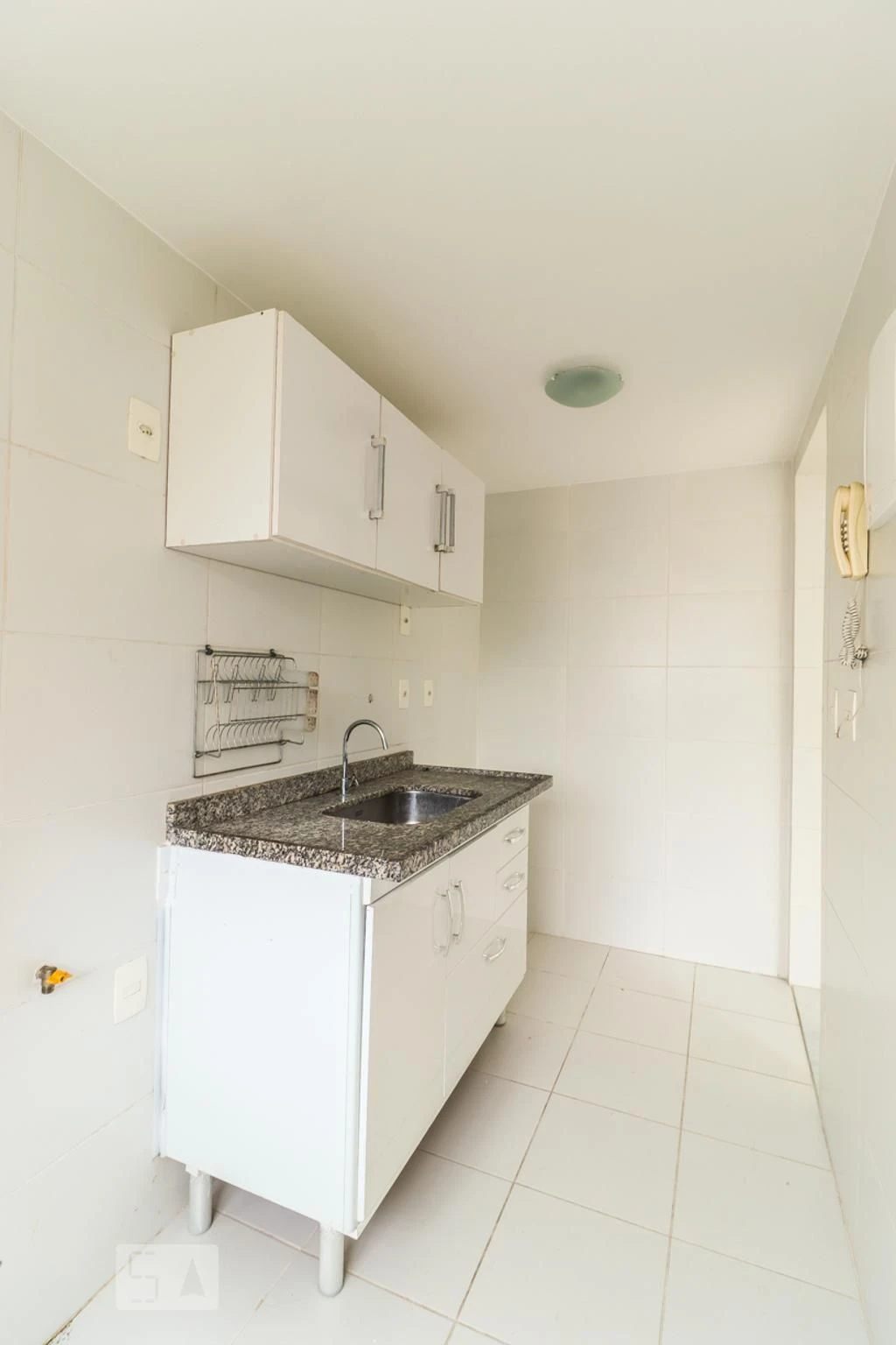 2-bedroom apartment with condo BBQ area and 1 parking spot — photo 28