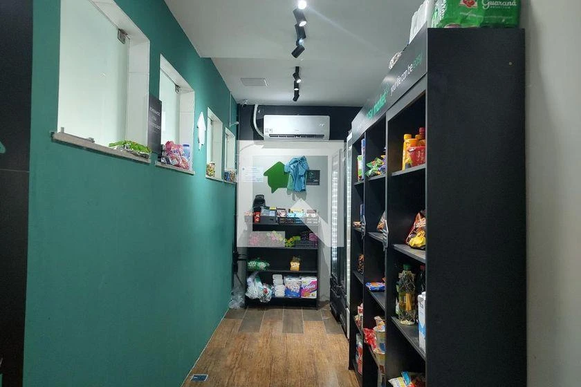 1-bedroom apartment with open-plan kitchen and 50 m² — photo 31