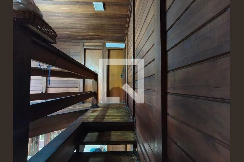 3-bedroom house with a walk-in closet — photo 15
