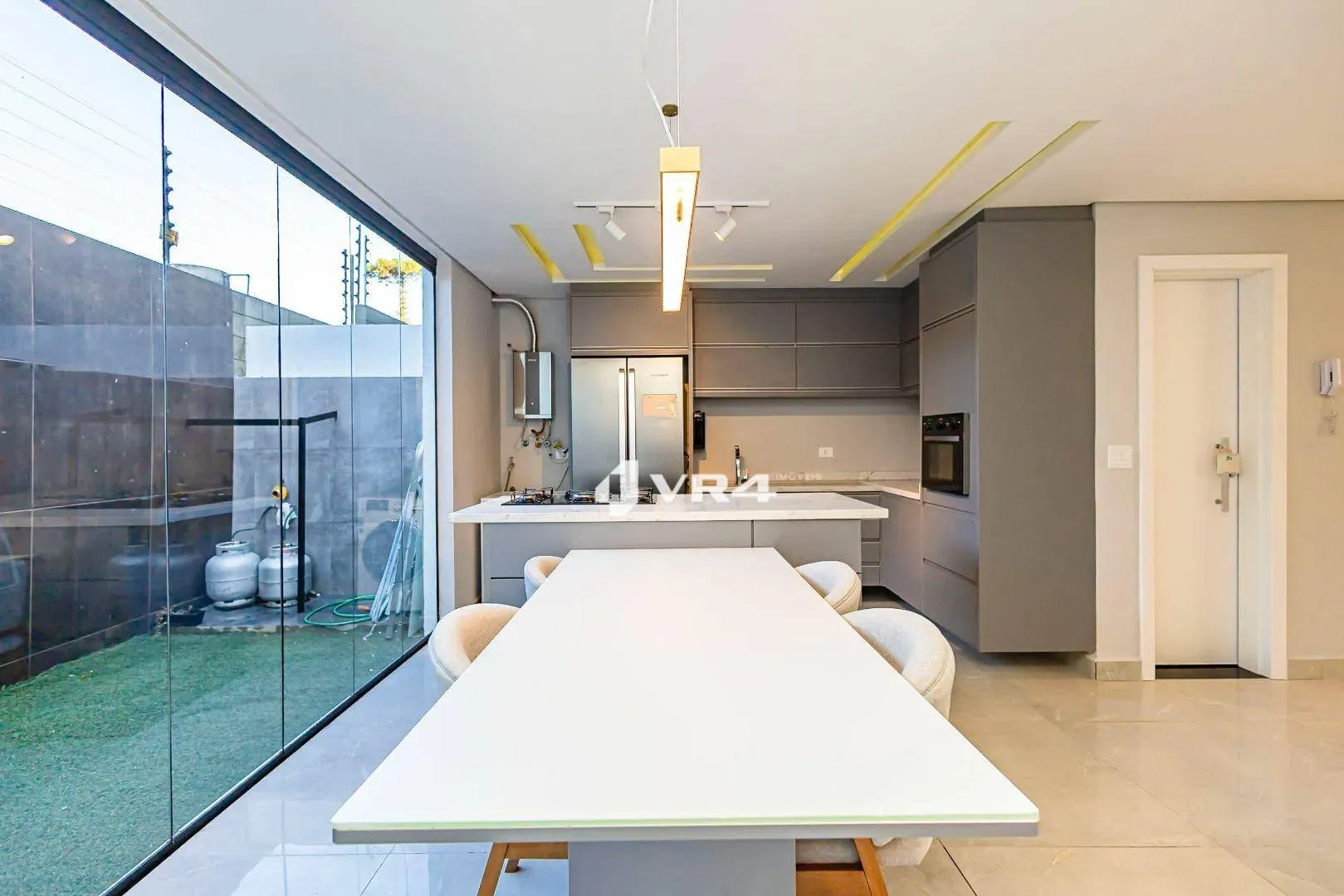 Furnished house with 3 bedrooms and an open kitchen — photo 7
