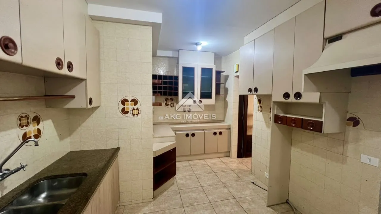 3-bedroom apartment with a home office in Curitiba — photo 25