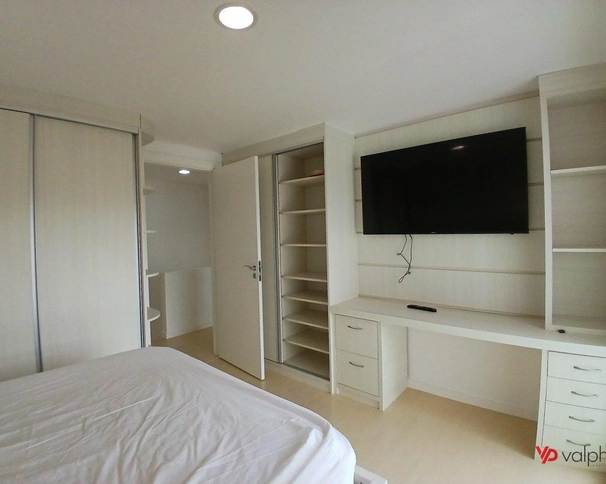 Home office in a 2-bedroom apartment, 105 m² — photo 16